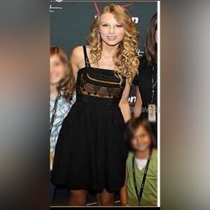 Anthropologie Floreat Cloaked Vista
Dress size 0 pockets